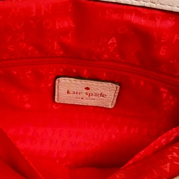 Kate Spade Elegant White Quilted Chain Shoulder Bag - Picture 4 of 5